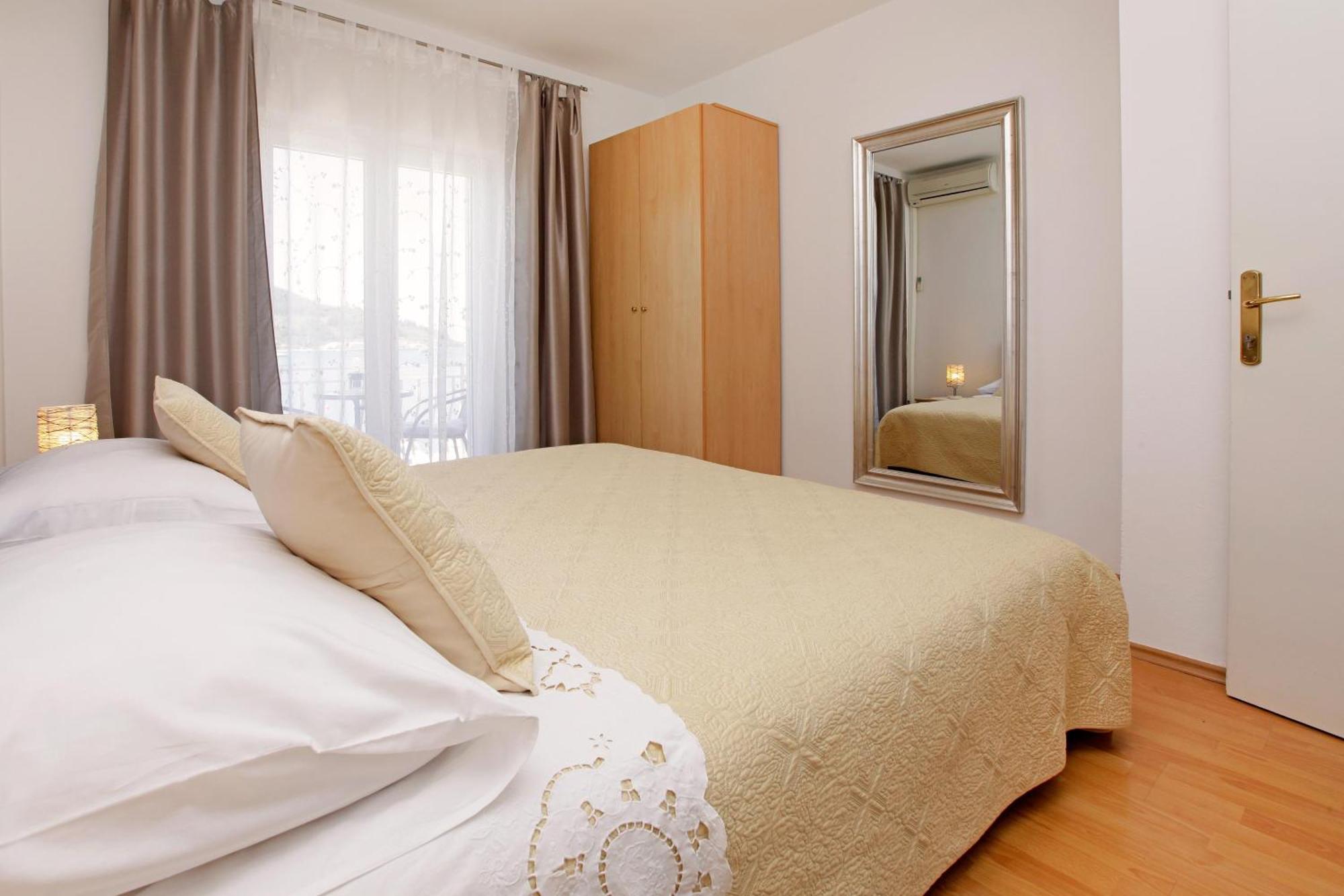 Sunshine Apartment Doda Vela Luka Ngoại thất bức ảnh